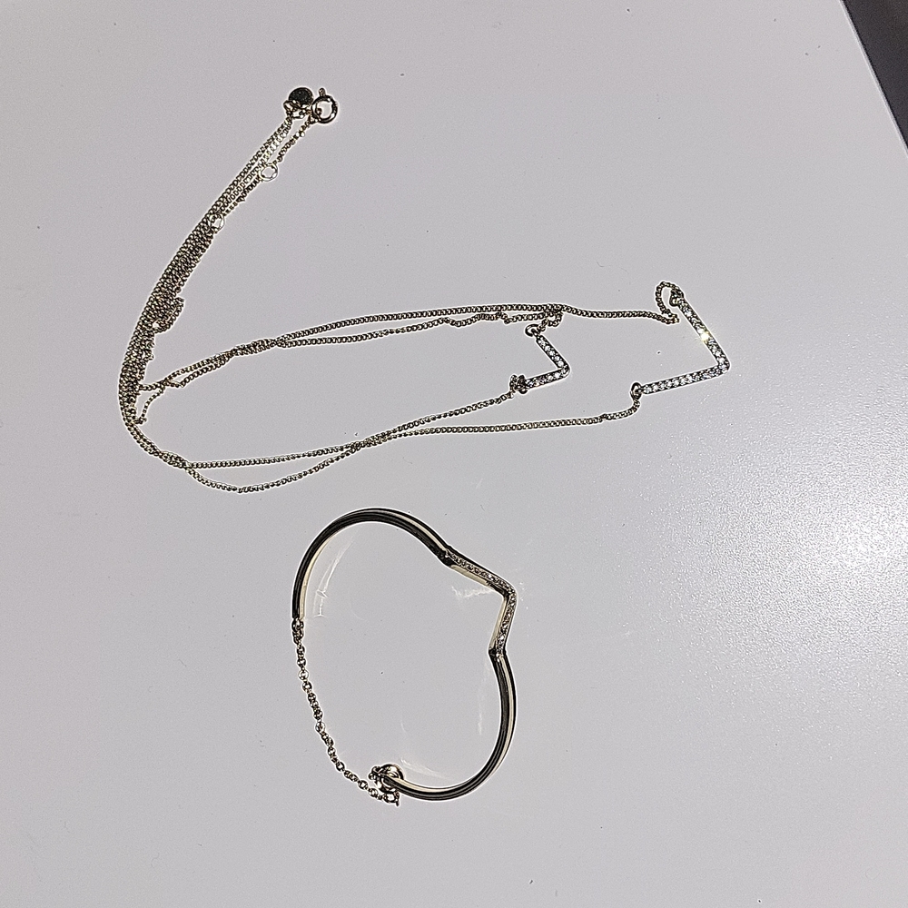 Victoria's Secret matching bracelet and necklace